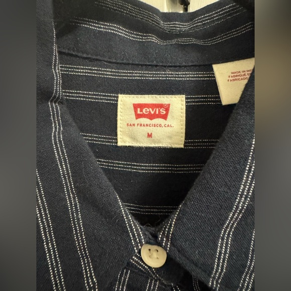 Levi's Button Down Shirt - Picture 2 of 7